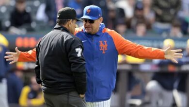 Photo of Carlos Mendoza recibió su primera suspensión como mánager de los Mets de Nueva York
