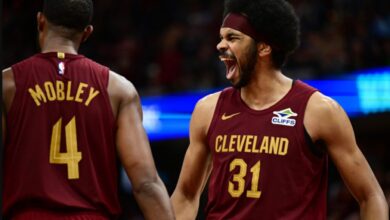 Jarred Allen (derecha) fue figura de Cavaliers de Cleveland