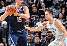 Nikola Jokic (izquierda) fue la figura de Denver