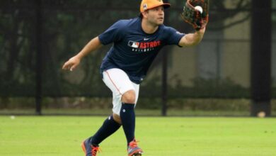 José Altuve entrena en el outfield y Joe Espada está contento con su desempeño