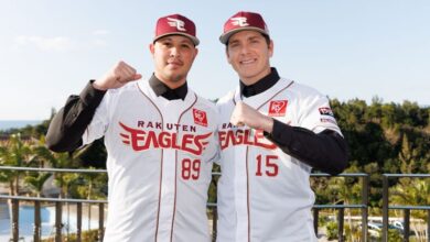 Miguel Yajure (izquierda) es el lanzador de Águilas de Tohoku Rakuten