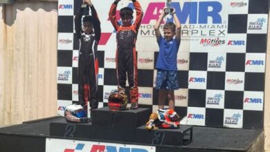 Cooper Lorenzo López (centro) ganó en el evento estadounidense