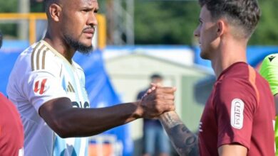 José Salomón Rondón (izquierda) anotó para Real Oviedo