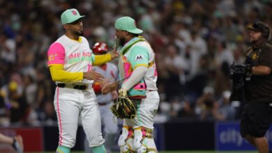 Robert Suárez seguirá como cerrojo de Padres de San Diego