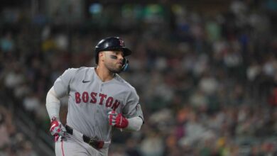 Carlos Narváez, de Medias Rojas de Boston, aprendió a batear hacia el lado contrario del campo
