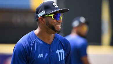 Endy Chávez es el coach de primera base de Navegantes del Magallanes