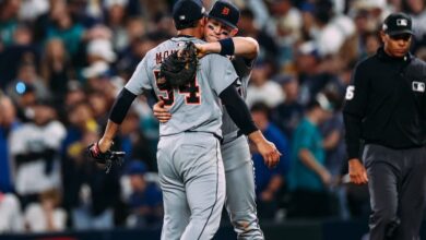 Keider Monrero (de espaldas) salvó el juego para Tigres de Detroit