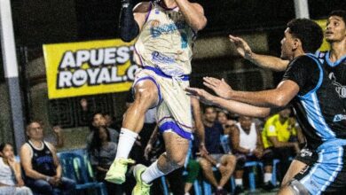 Humberto Bompart (con el balón) disputa el torneo en Anzoátegui
