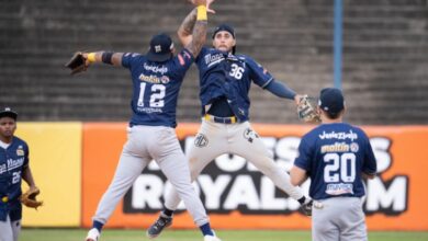 Navegantes del Magallanes dominó a Tiburones de La Guaira en el estadio Universitario de Caracas