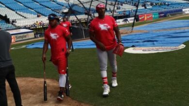 Robert Pérez (derecha) cree que el éxito de Cardenales de Larea es p´roducto del trabajo y la planificación