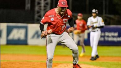 Adrián Almeida jugará la final con Navegantes del Magallanes