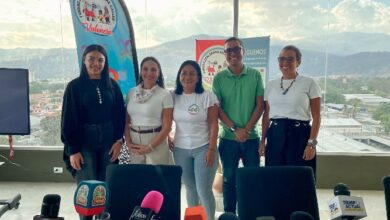 Los representates de la Fundación Santa en Las Calles Valencia organizarán la actividad altruista en el Maratón CAF