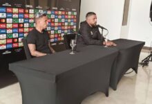 Edson Tortolero Jr. (izquierda) y Daniel Farías (derecha), jugador y entrenador del Carabobo FC, respectivamente, ofrecieron una rueda de prensa en Valencia