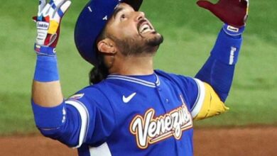 Eugenio Suárez conectó el batazo que empujó la carrera de la diferencia en el triunfo 3-2 de Venezuela frente a Estados Unidos en la final del WBC 2026