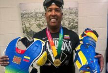 La pechera y las espinilleras de Salvador Pérez, cátcher de Venezuela, estarán en el Salón de la Fama