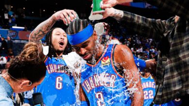 Shai Gilgeous-Alexander (centro) acaparó la atención en la NBA