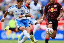 Wikelman "Wiki" Carmona (izquierda) anotó dos veces para CF Montreal frente a Red Bulls de Nueva York