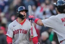 Wilyer Abreu (izquierda) pegó un jonrón solitario en el Great American Ball Park
