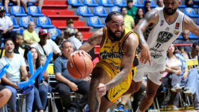 Jesse Zarzuela (con el balón) fue la bujía de Gaiteros del Zulia
