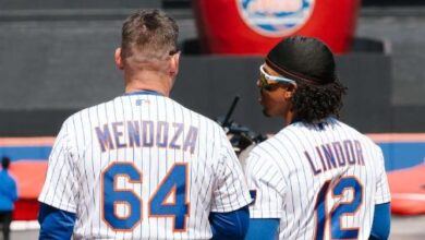 Carlos Mendoza (izquierda) recibió el respaldo de Francisco Lindor en medio del slump de Mets