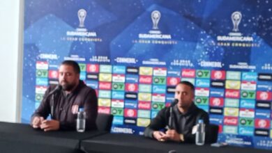 Farías (izquierda) y Orozco (derecha) ofrecieron una rueda de prensa en nombre del Carabobo FC