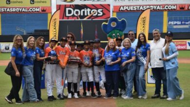 La Fundación Magallanes entregó implementos a los pequeños beisbolistas