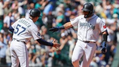 Jhonny Pereda sacó la bola en el T-Mobile Park
