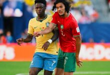 Vinícius Jr. ()izquierda) se pronunció tras el empate entre Brasily Marruecos