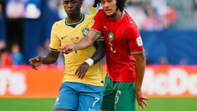 Vinícius Jr. ()izquierda) se pronunció tras el empate entre Brasily Marruecos