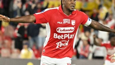 Hugo Rodallega anotó uno de los goles de Independiente Santa Fe sobre Caracas FC