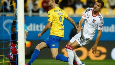 Alejandro Marqués en acción con el Estoril Praia antes de convertirse en el nuevo delantero y fichaje del Granada C.F.