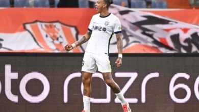 Jhonder Cádiz marcó doblete y lideró en China la goleada del Wuhan Three Towns 5x1 sobre el Qingdao Hainiu.