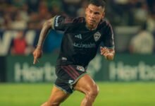 Miguel Navarro jugó todo el partido para Colorado Rapids en Carson