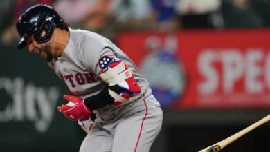 Willson Contreras salió del terreno tras ser golpeado