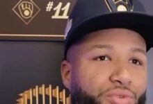 Jackson Chourio es un jardinero de Cerveceros de Milwaukee