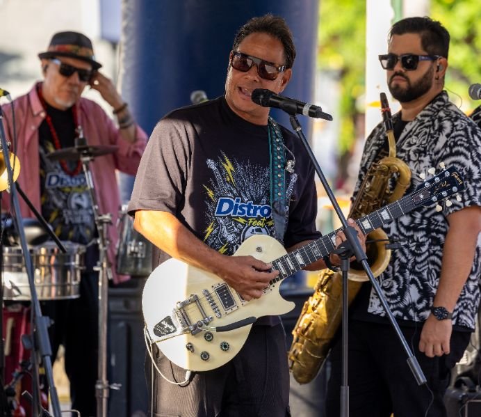 La banda de ska Desorden Público le puso sello musical a la Gatorade Caracas Rock 2026